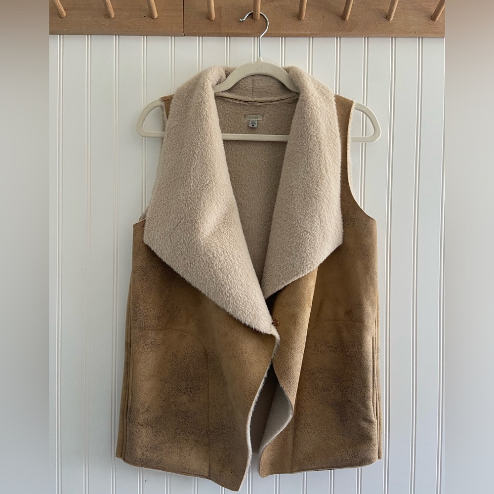 Ecoté Urban Outfitters Faux Sherpa Cabincore Vest Soft Pockets Boho Western M